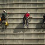 equipo anticaidas retractil en fachada
