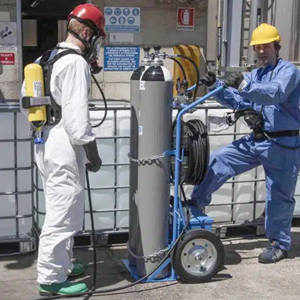 respiración semiautónoma Alquiler de Equipos de Respiracion Semiautonoma 0000 foto interior 1.jpg en Orión Seguridad